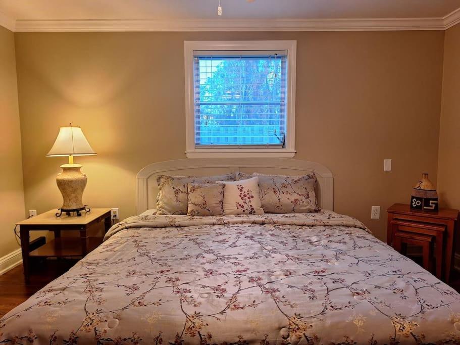 Vacation Home On Alligator Drive Woodmere Exterior photo
