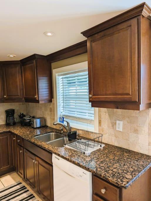 Vacation Home On Alligator Drive Woodmere Exterior photo